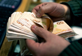 Turkish lira again hits record low